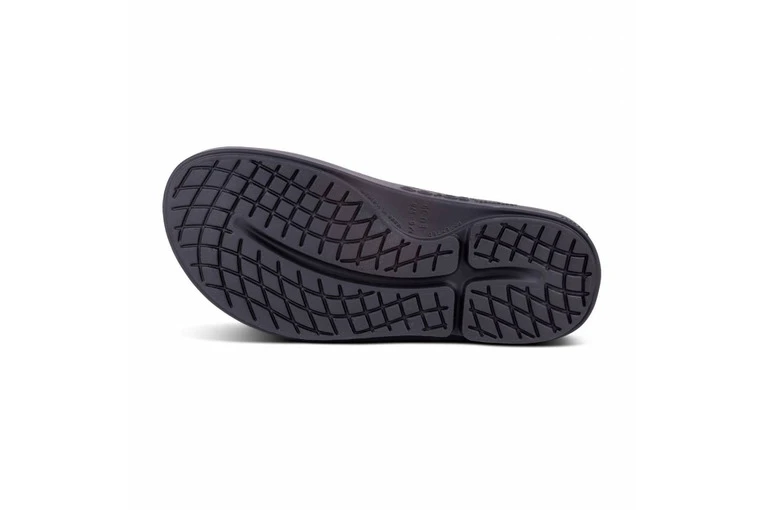 OOFOS OOahh Luxe Recuperatieslipper Zwart Unisex 7 OOFOS OOahh Luxe Recuperatieslipper Zwart Unisex - Afbeelding 5