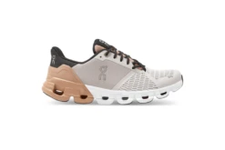 On Cloudflyer Loopschoen Wit/beige Dames