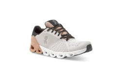 On Cloudflyer Loopschoen Wit/beige Dames -Schoenenwinkel 37094706 3