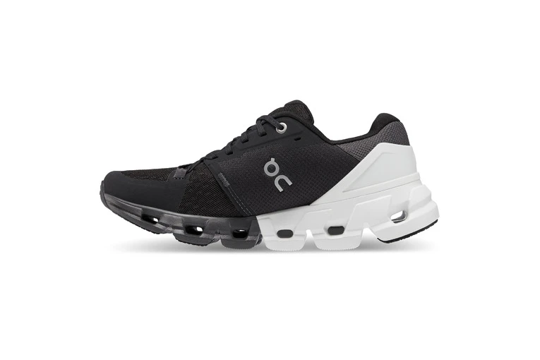 On Cloudflyer 4 Loopschoenen Black/White Dames 4 On Cloudflyer 4 Loopschoenen Black/White Dames - Afbeelding 2